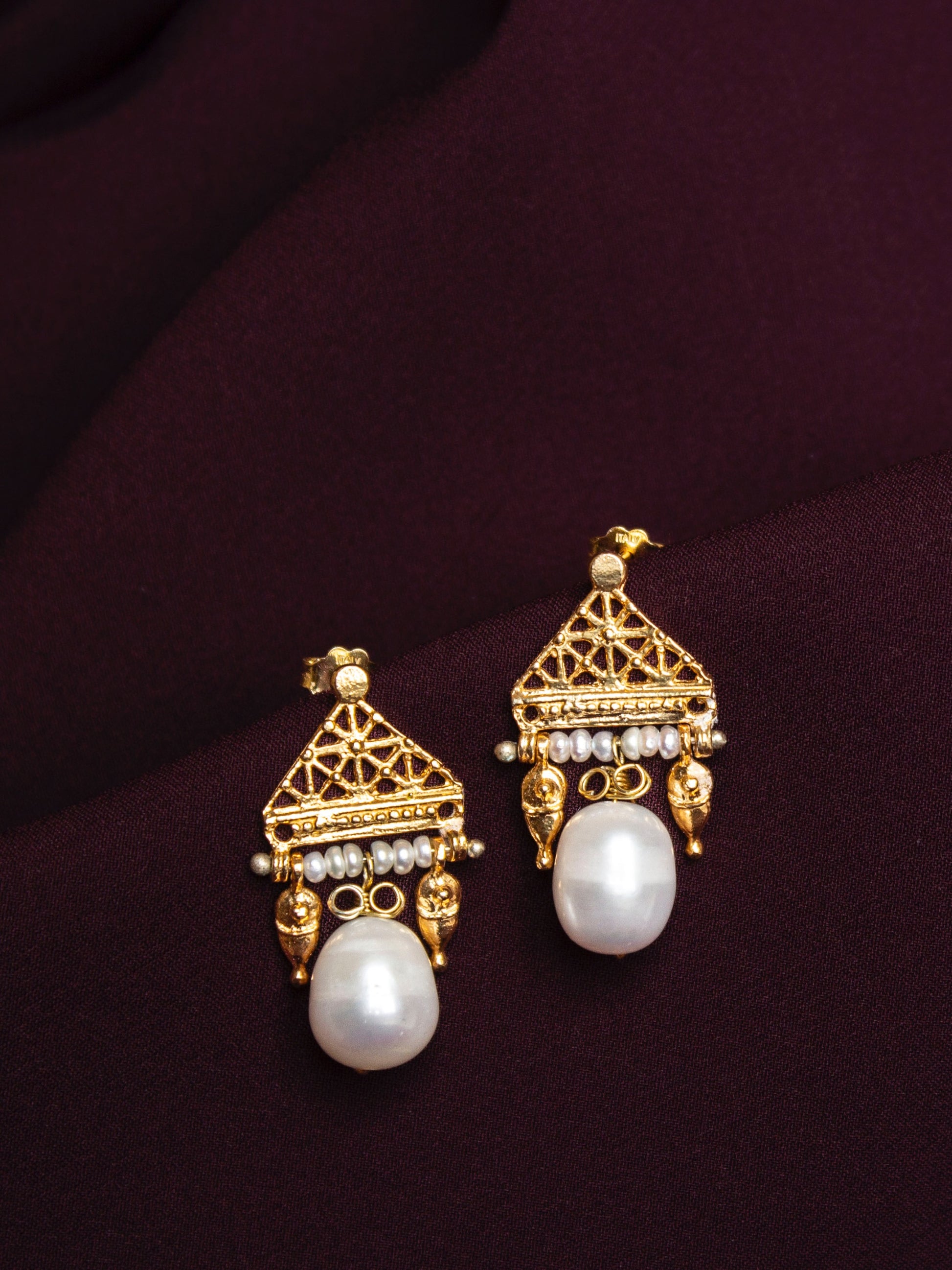 Pearl drop earrings
