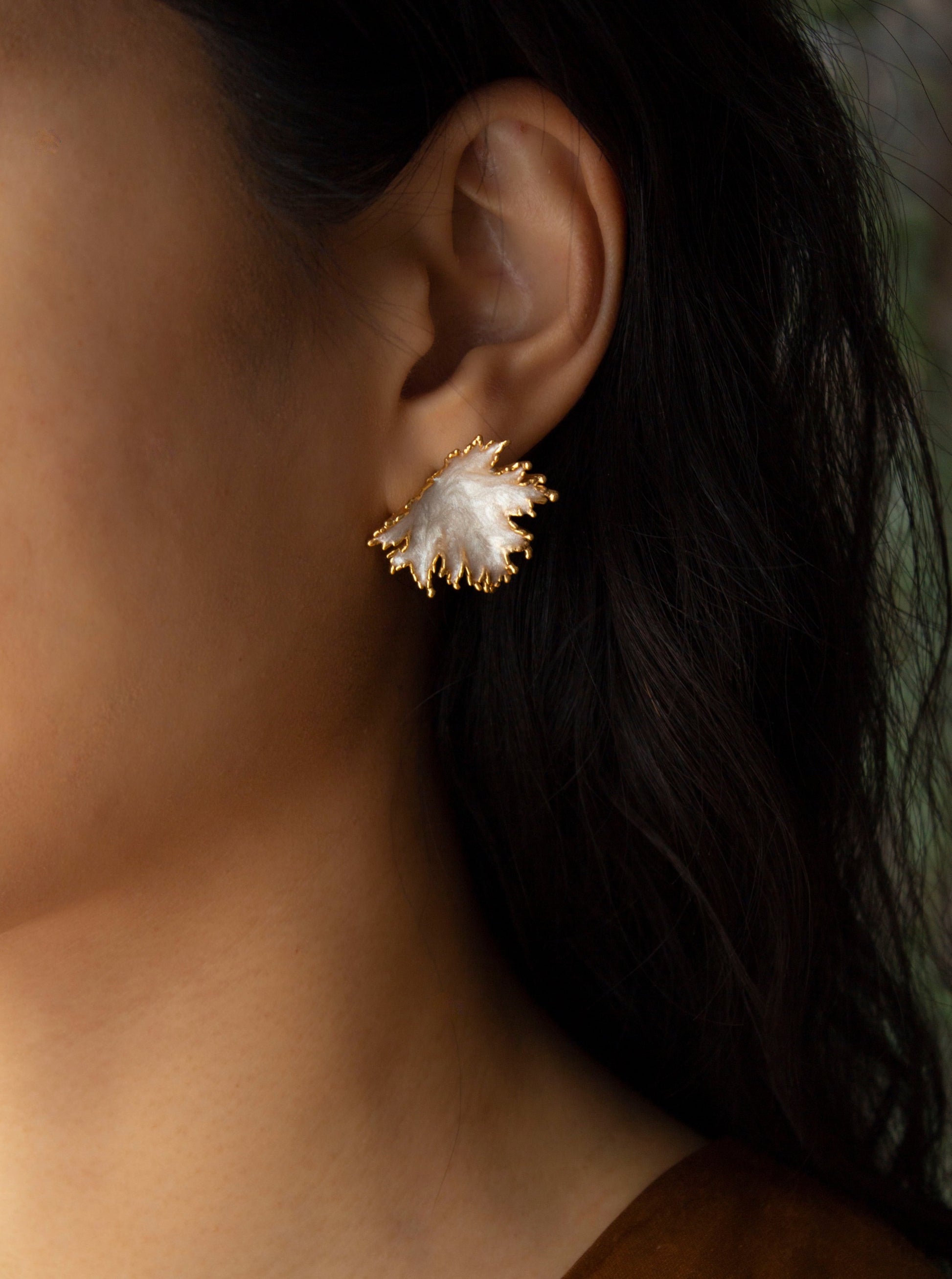 Leaf stamped golden earrings made