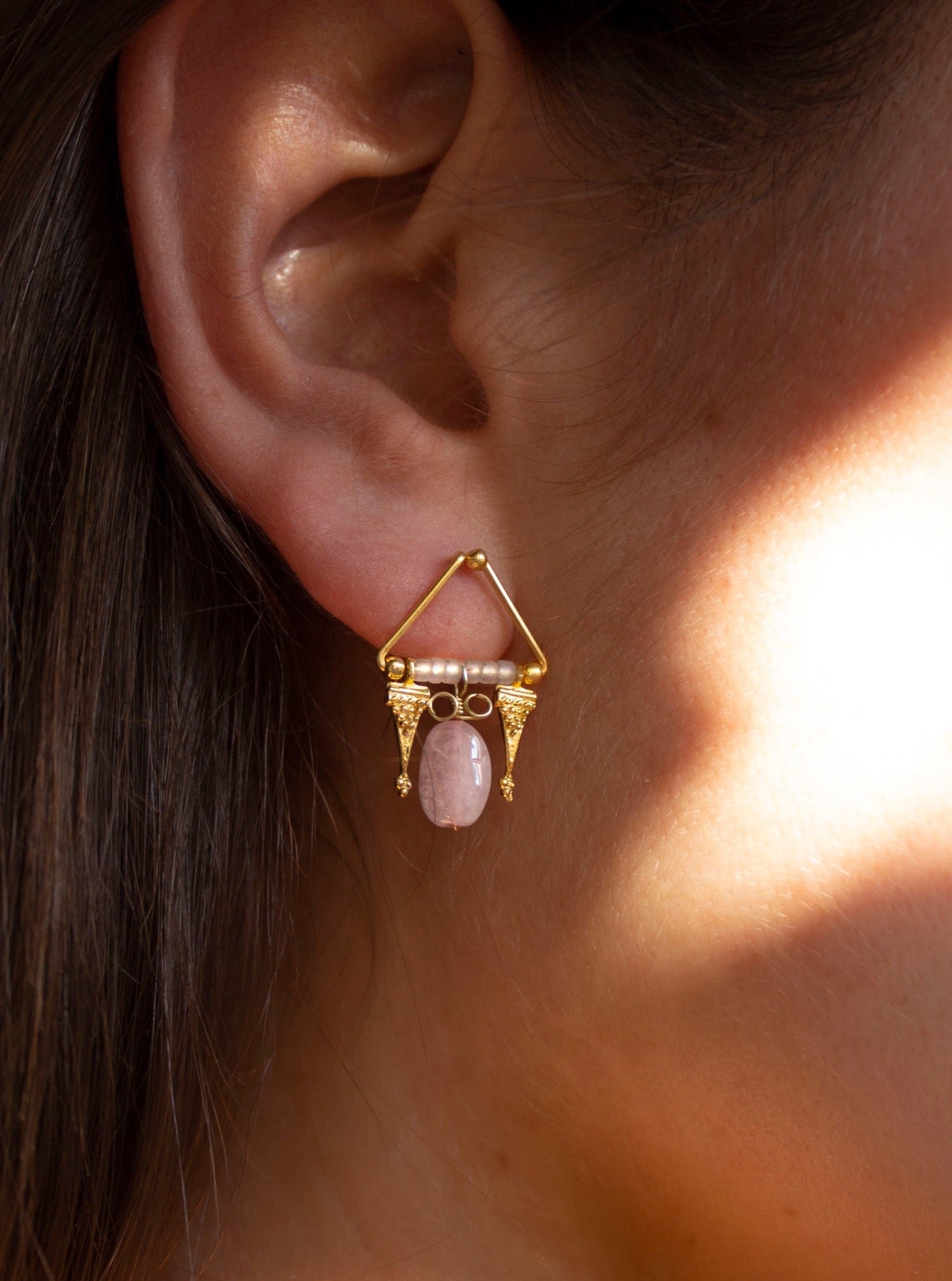 Pink quartz gold earring with grape bunches